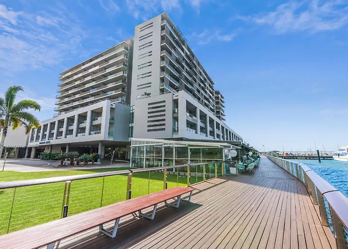 Lux Waterfront At Habour Lights I Prime Location Pool, Gym & Sauna Cairns