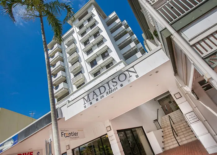604 Chic City Apartment With Water Views Cairns